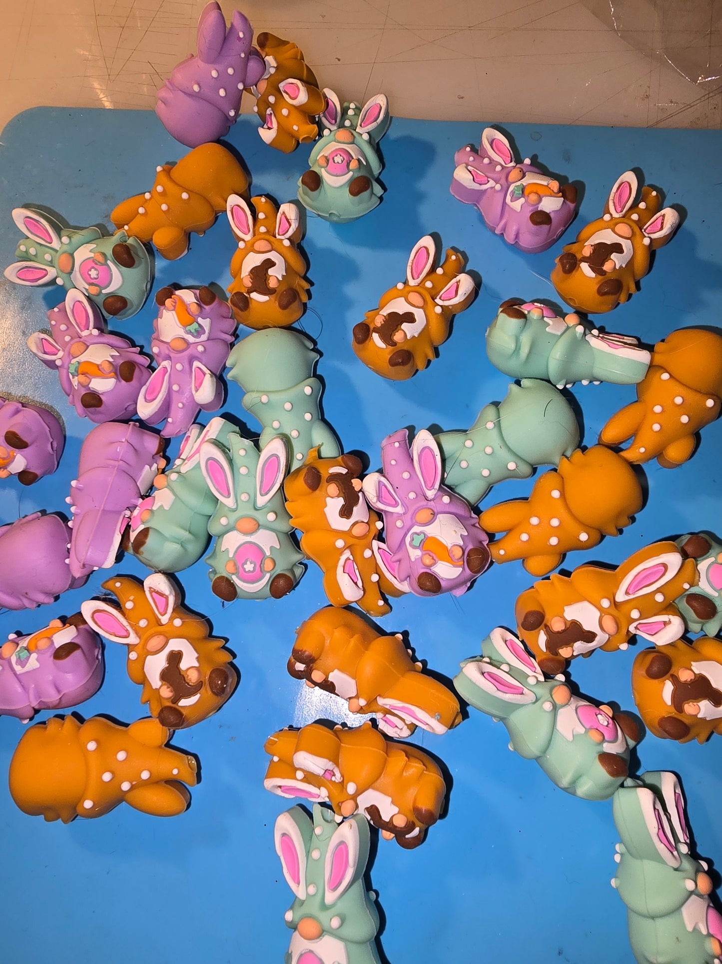 Silicone Focal/Straw topper Easter